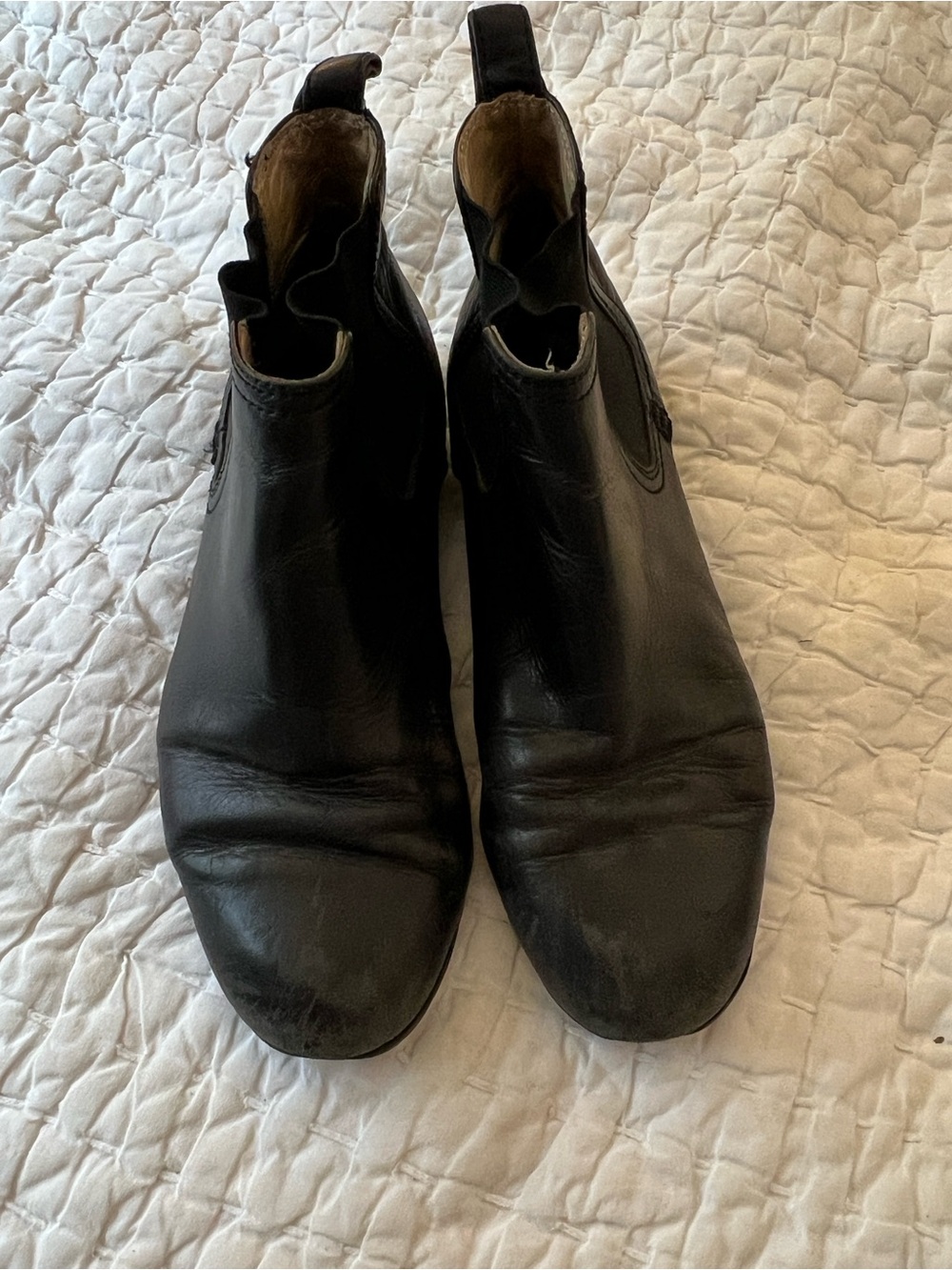 Frye Black Leather Women's Ankle Chelsea Boots